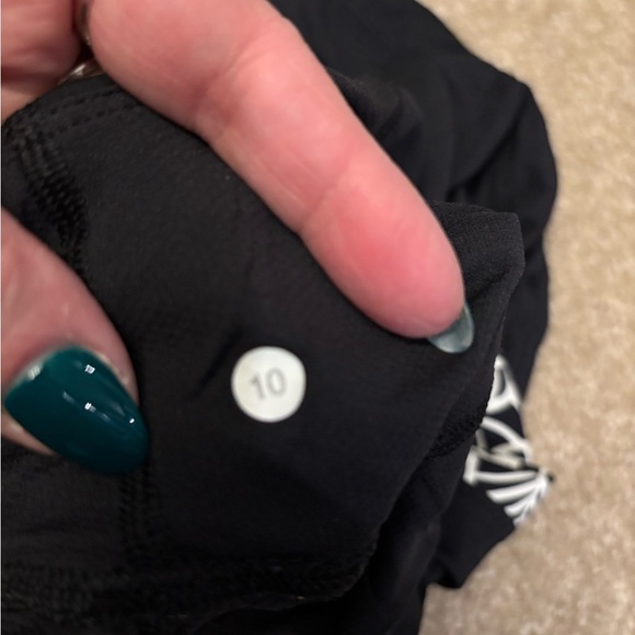 Black and White LULULEMON Women's Tank - Picture 5 of 6